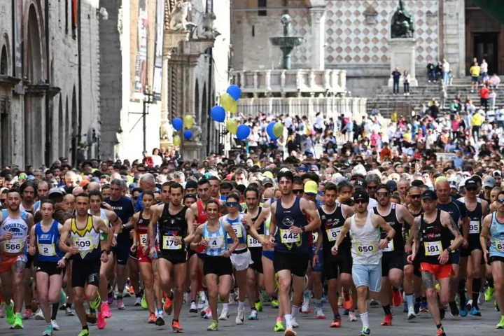 Grifonissima a Perugia, in migliaia al via: vincono Mokhchane e Tamburi