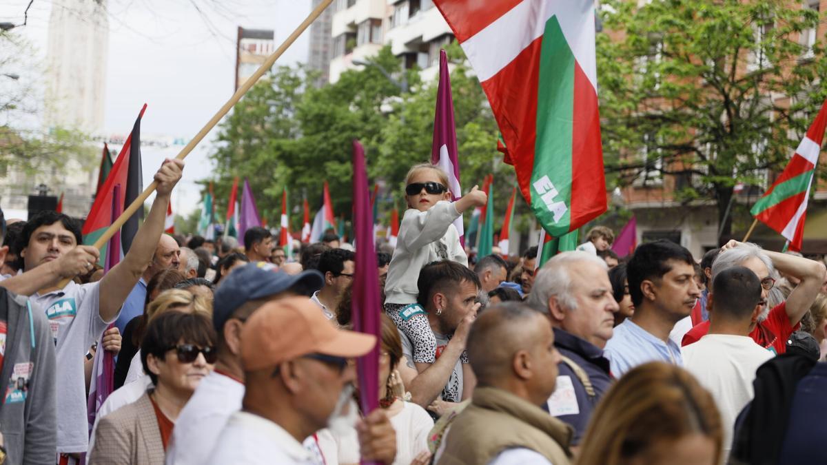 Los sindicatos reclaman un salario mínimo vasco en las manifestaciones del Primero de Mayo