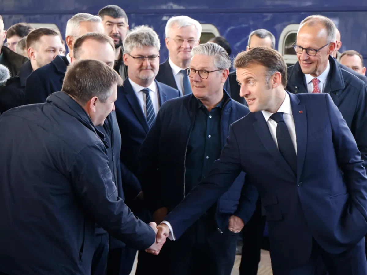 Macron, Starmer, Merz e Tusk a Kiev: "Mosca accetti 30 giorni di tregua