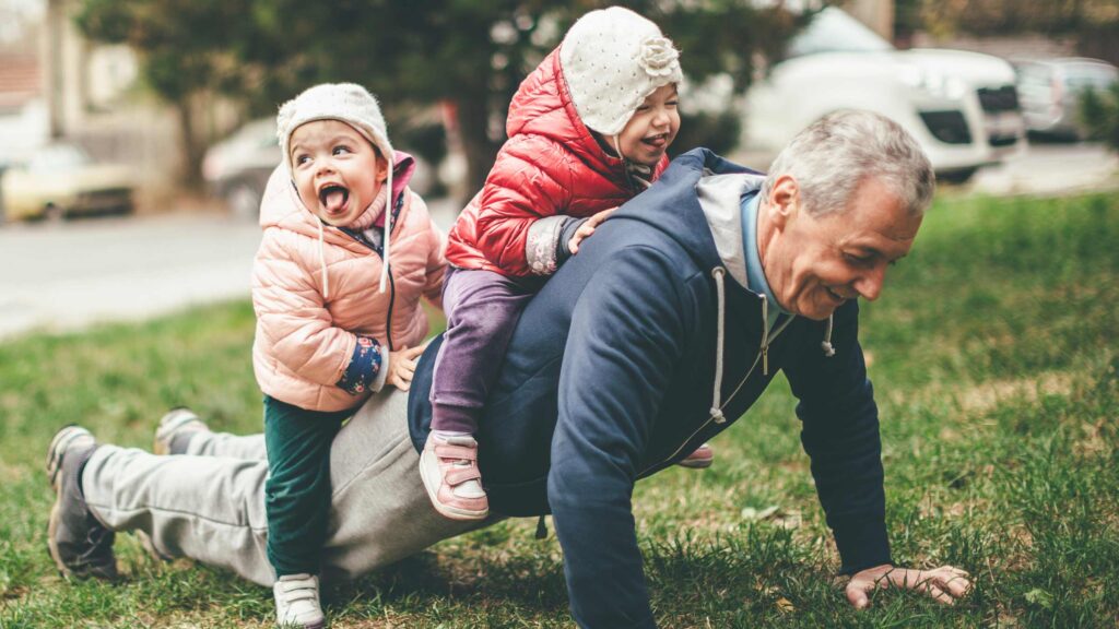 Qualità della vita bassa per gli anziani. Se la passano meglio giovani e bambini