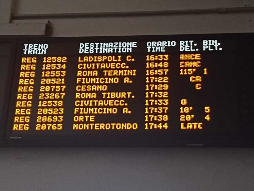 Sciopero, in Lombardia i pendolari denunciano: "Treni soppressi anche in fascia di garanzia"