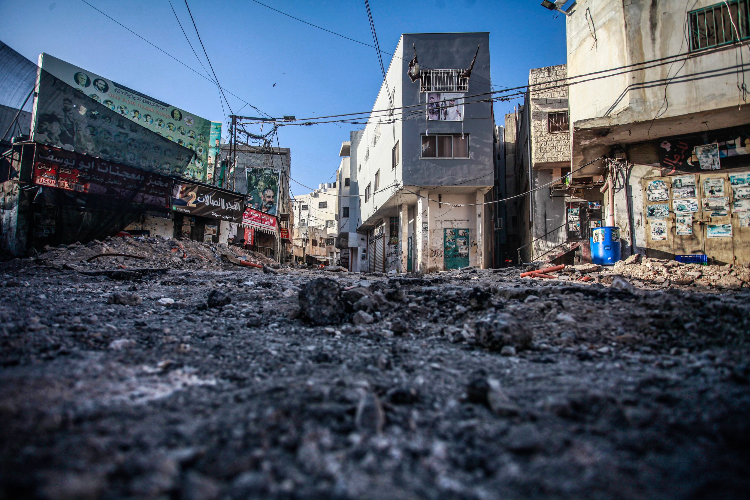 Sotto assedio da 100 giorni Jenin, la resistenza si fa teatro
