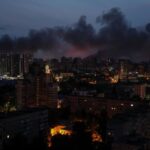 Kiev sotto attacco: droni nella notte e il terrore tra i civili