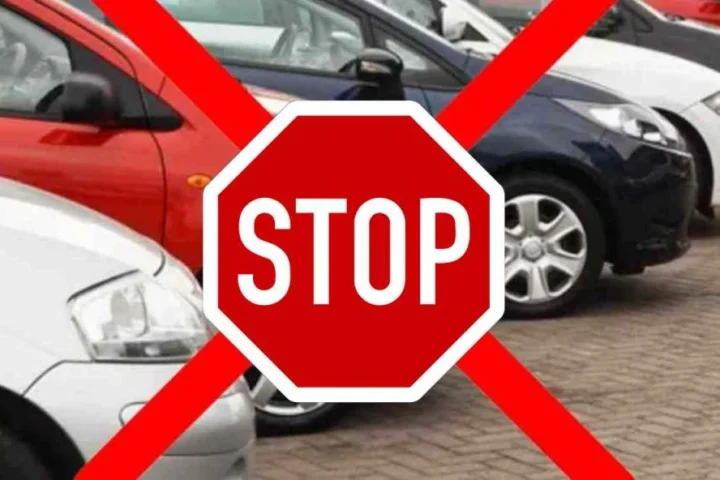 DIVIETO UFFICIALE - Il governo ha reso queste auto illegali: Gli italiani è una vita che ci vanno in vacanza | Non le vedremo più circolare