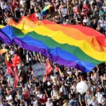 Il Pride di Budapest si trasforma in una protesta di massa contro la politica di Orbán