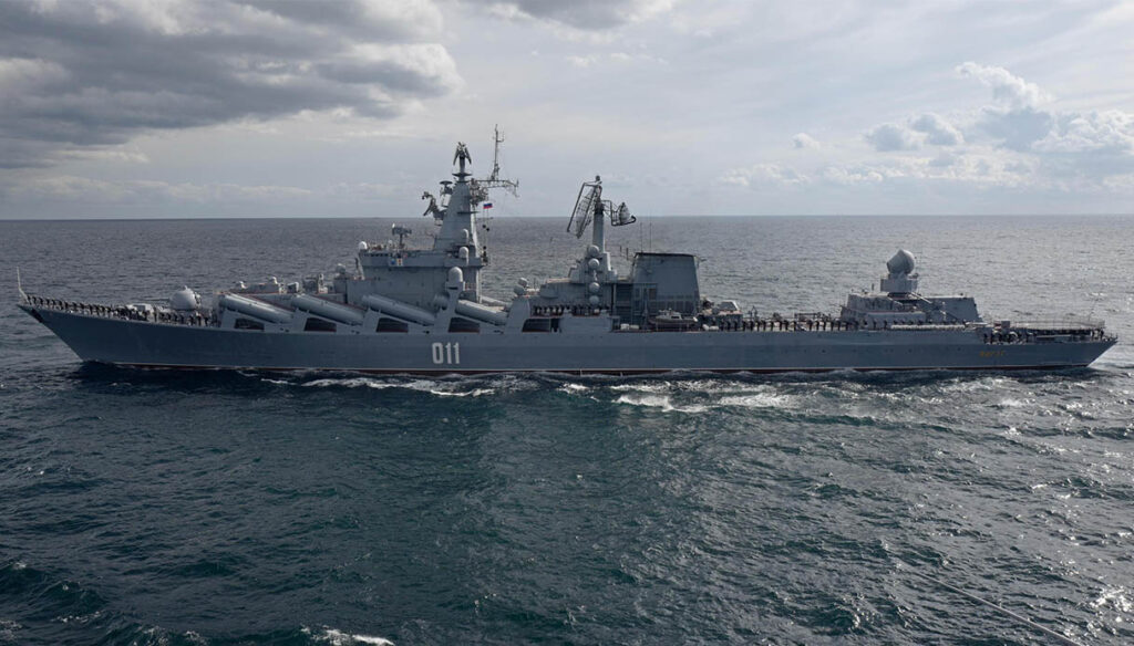 La Russia accompagna per la prima volta navi-ombrello nel Canale della Manica con nave militare