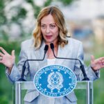 Le acrobazie della premier al seggio