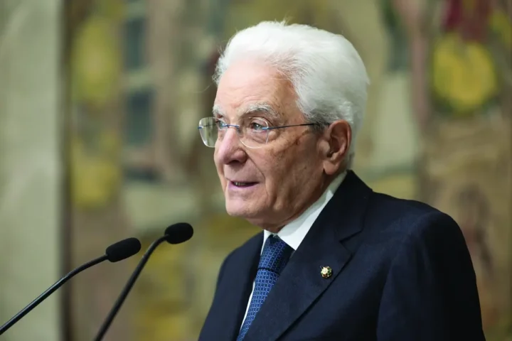 Mattarella accusa: «Disumano ridurre alla fame la popolazione di Gaza»