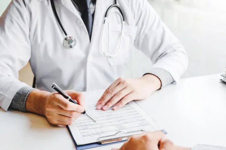 Medici di famiglia: una crisi ignorata dietro una riforma che non convince