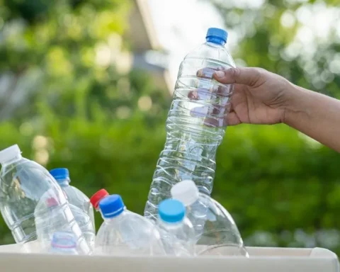 Microplastiche: ne inaliamo fino a 70 mila particelle l’anno. Umbria indaga le sue acque
