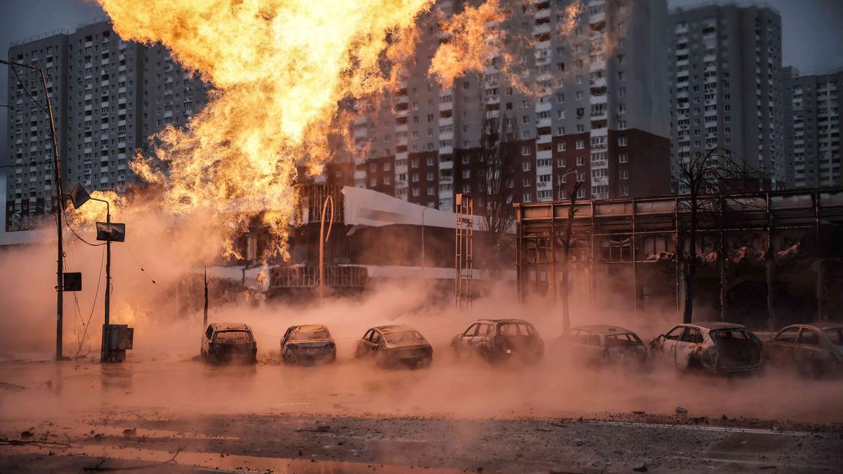 Notte di terrore in Ucraina: attacchi russi devastano le città, morti tra i civili e i soccorritori