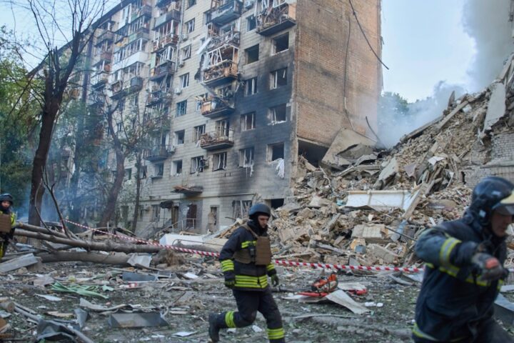 A Kiev, 15 vittime in un massiccio attacco russo con missili e droni