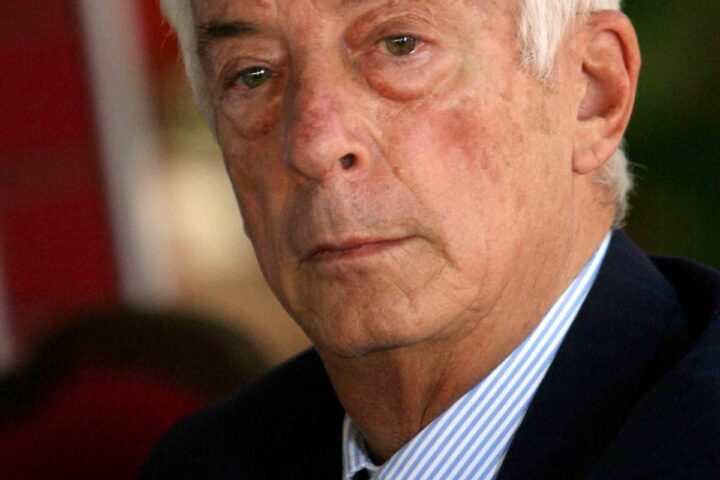 Addio a Grande Stevens, leader di Fiat e Juventus. L'Iran destabilizza le Borse, impennata del petrolio. Il divorzio irrealizzabile.