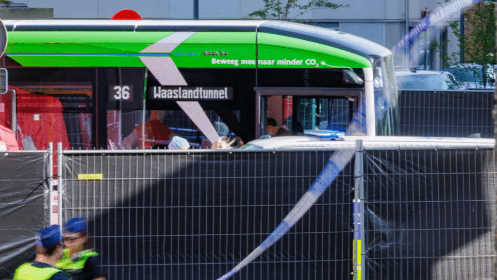 Anversa, Belgio: attacco con coltello su un autobus, un morto e due feriti