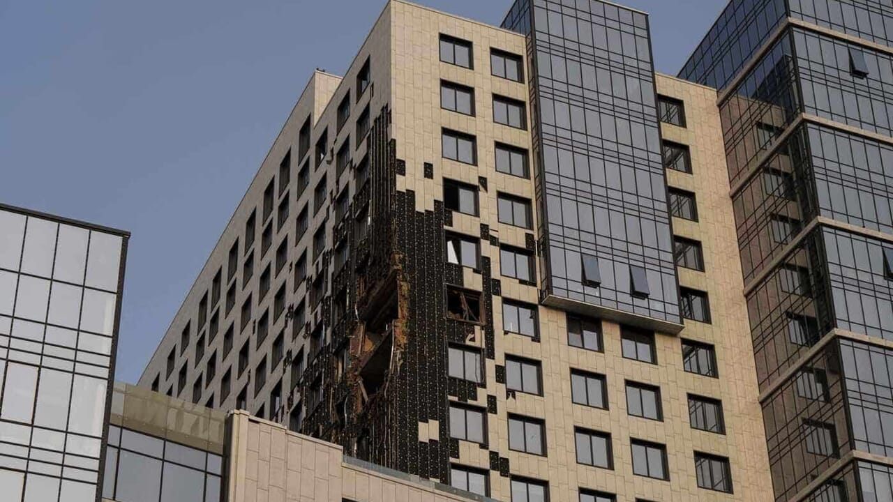Attacco aereo sull'Ucraina: missili e droni su Kiev e Odessa, ospedale colpito