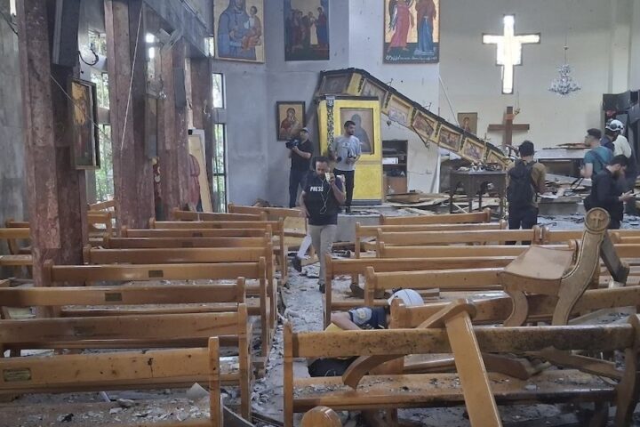Attacco suicida in chiesa a Damasco: morti e feriti