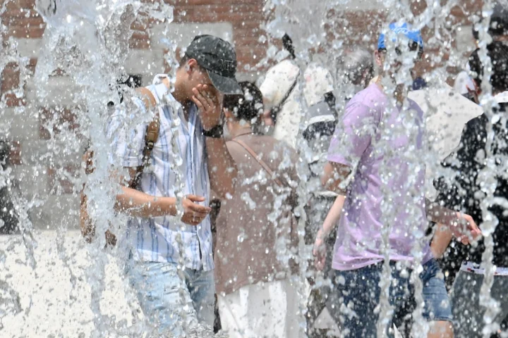 Aumenta l’allerta caldo: domenica 21 città con bollino rosso