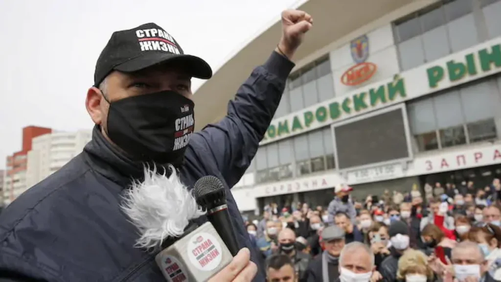 Bielorussia, liberato il leader dell'opposizione Siarhei Tikhanovsky