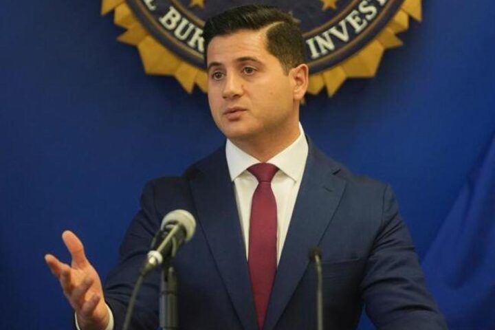 Bill Essayli, procuratore federale della California: «Le città santuario non esistono, le autorità locali rifiutano di cooperare...»