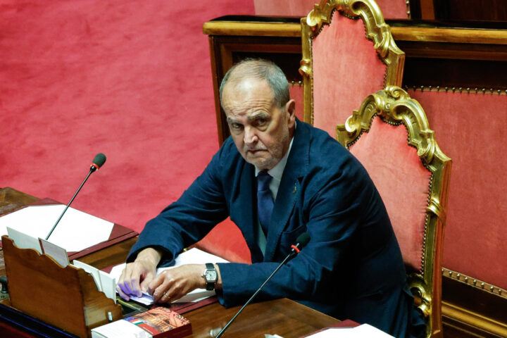 Calderoli rivede la sua posizione e sostiene il quorum che intendeva abolire