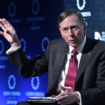 David Petraeus: «Il regime iraniano è indebolito, ma non cadrà senza negoziati»