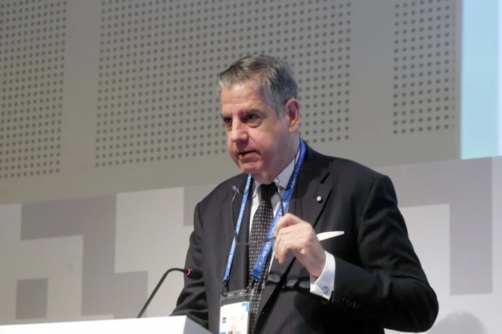 Difesa, il presidente di Leonardo annuncia: "Investe in missili e competenze digitali"