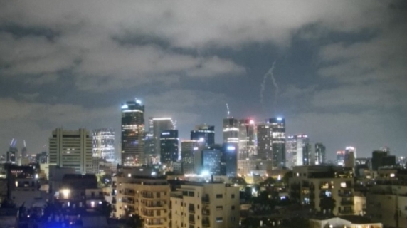 Diretta da Tel Aviv: sirene d'allarme e nuova offensiva missilistica dall'Iran