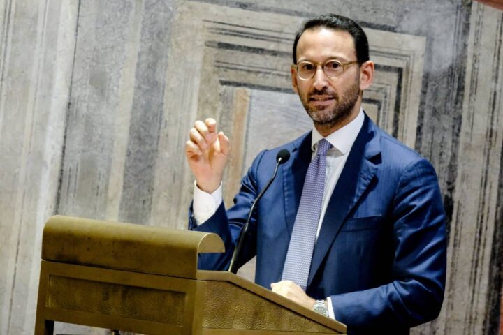 "Eccessive normative nel mercato dei capitali"