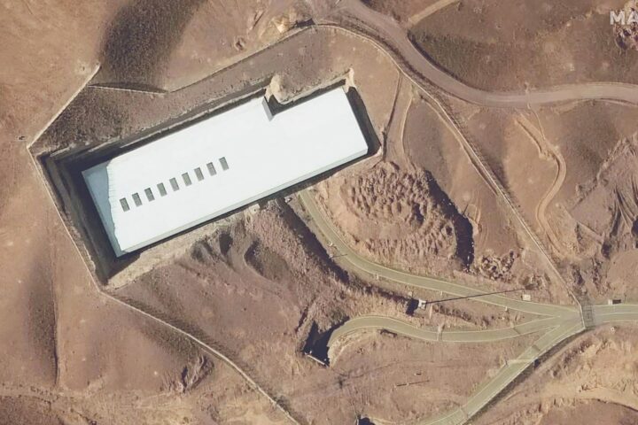 Fordow, la "montagna sacra" del nucleare iraniano attaccata da Israele: cosa si trova a 90-100 metri di profondità.