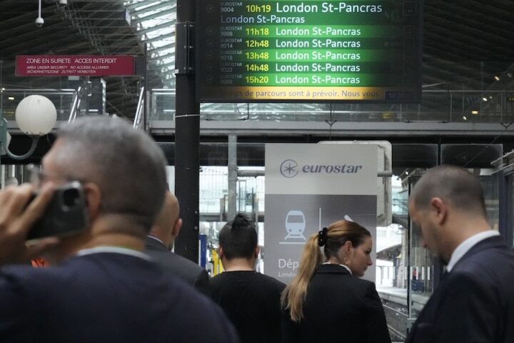 Furto di 600 metri di cavi in Francia: ritardi e cancellazioni per i treni Eurostar