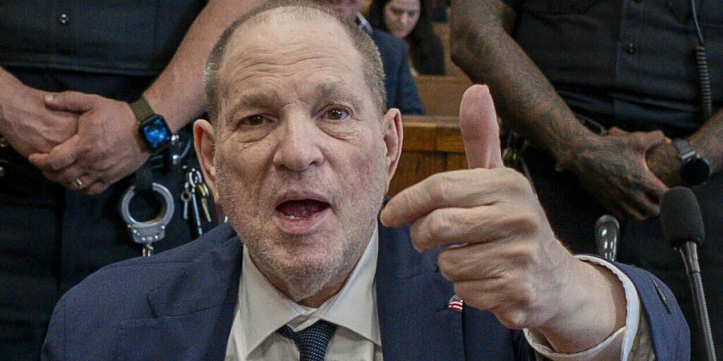 Harvey Weinstein, ex produttore cinematografico, condannato per violenza sessuale del 2006.