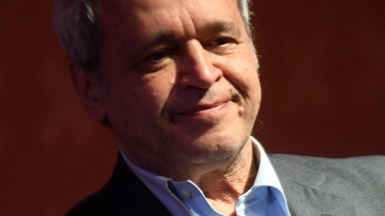 Il direttore di TgLa7: "È tempo di fare una pausa". La rete è in fermento