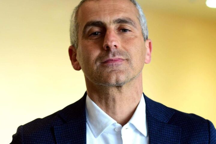 Il sindaco di Rimini: "Ho parenti a Shiraz. Situazione critica"