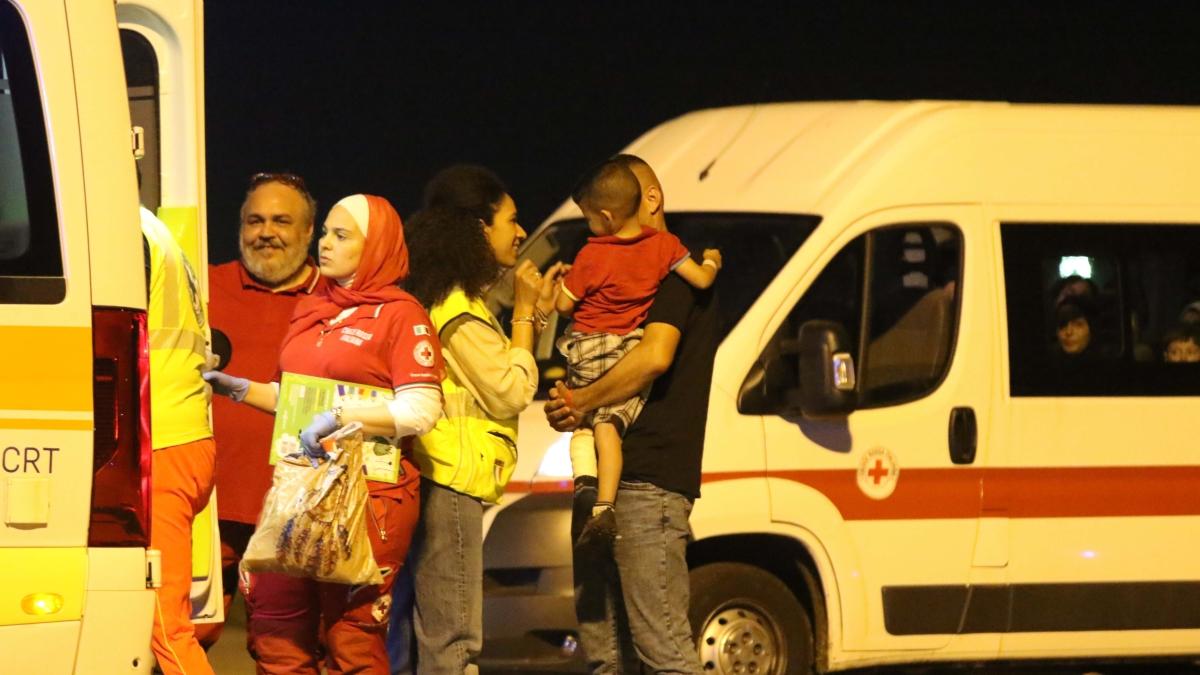 Israele - Hamas, le ultime notizie in tempo reale | Il Parlamento israeliano boccia la proposta di legge dell'opposizione per lo s...