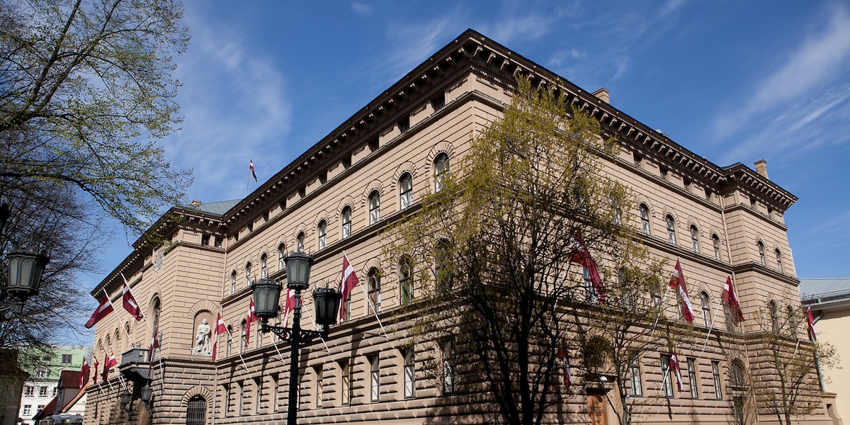 La Lettonia ha imposto divieti di viaggio in Russia e Bielorussia per parlamentari e molti funzionari pubblici.