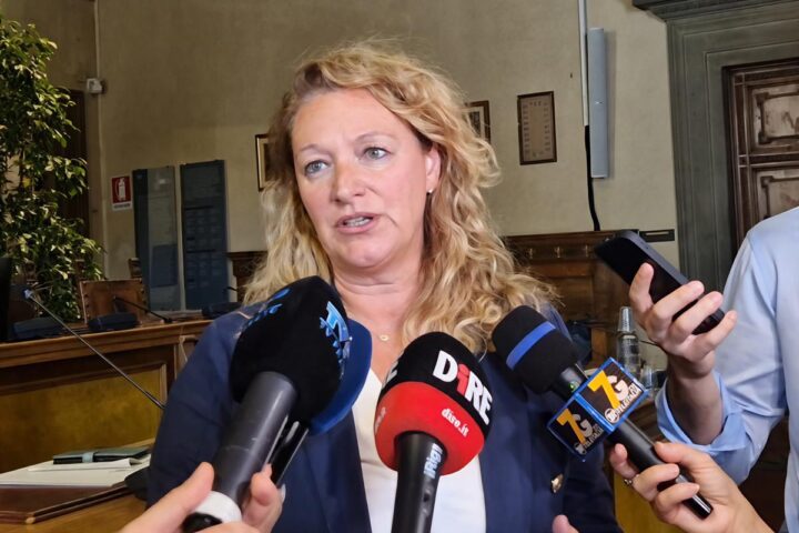 La sindaca di Prato sotto accusa: "Compenso fisso dall’imprenditore"