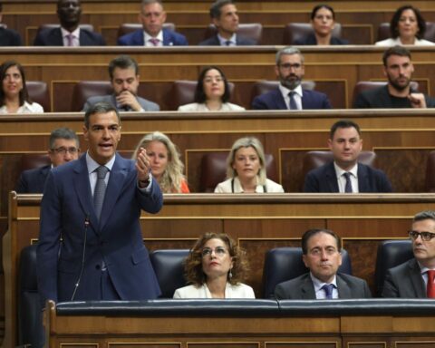 La Spagna si oppone all'aumento della spesa per la difesa: «Il 5% del Pil richiesto dalla Nato è irragionevole»