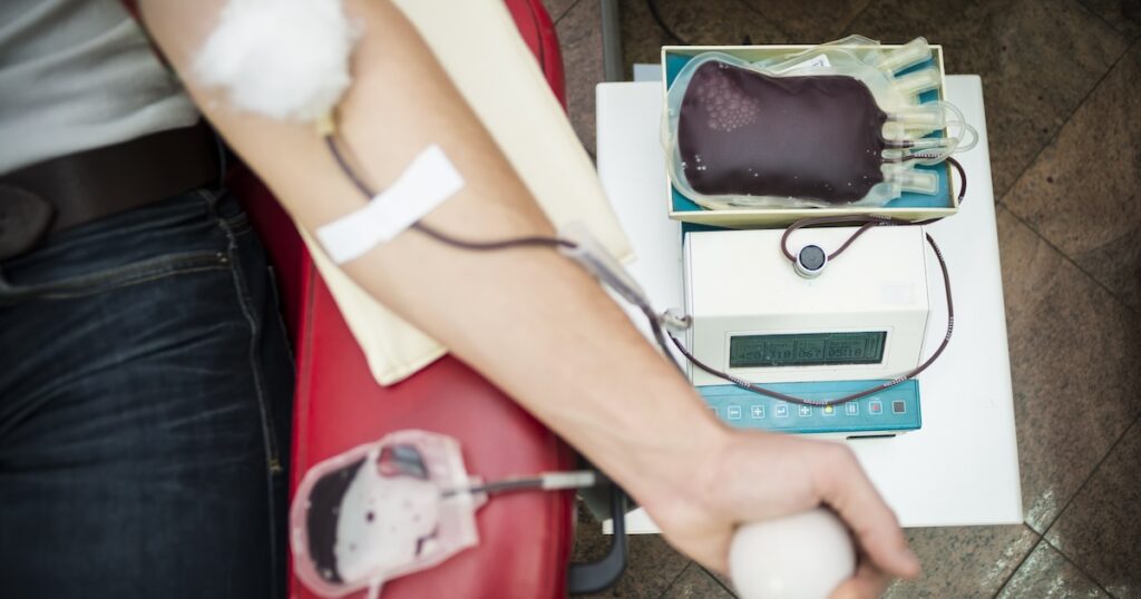 L’Australia abolisce il divieto di donazione di sangue per uomini gay, bisessuali e donne trans.