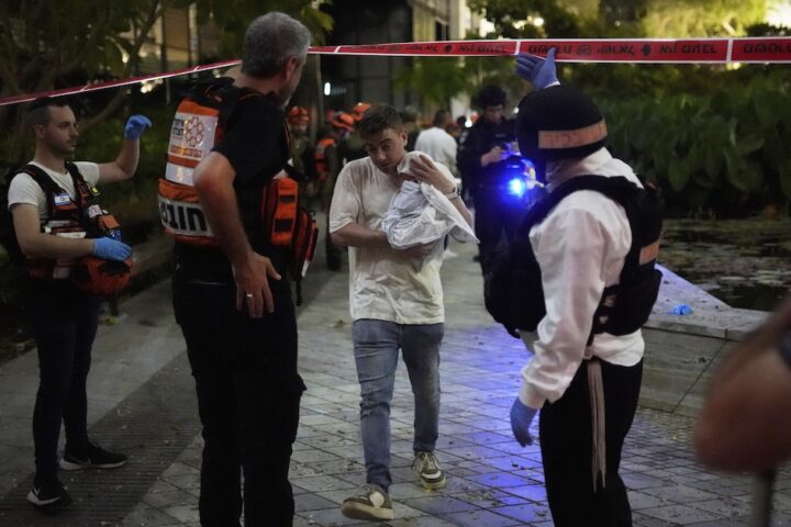L'Iran ha reagito agli attacchi israeliani intensificando i lanci di missili