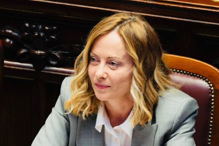 Meloni alla Camera: sforzi per il cessate il fuoco a Gaza e ripresa dei negoziati con l’Iran
