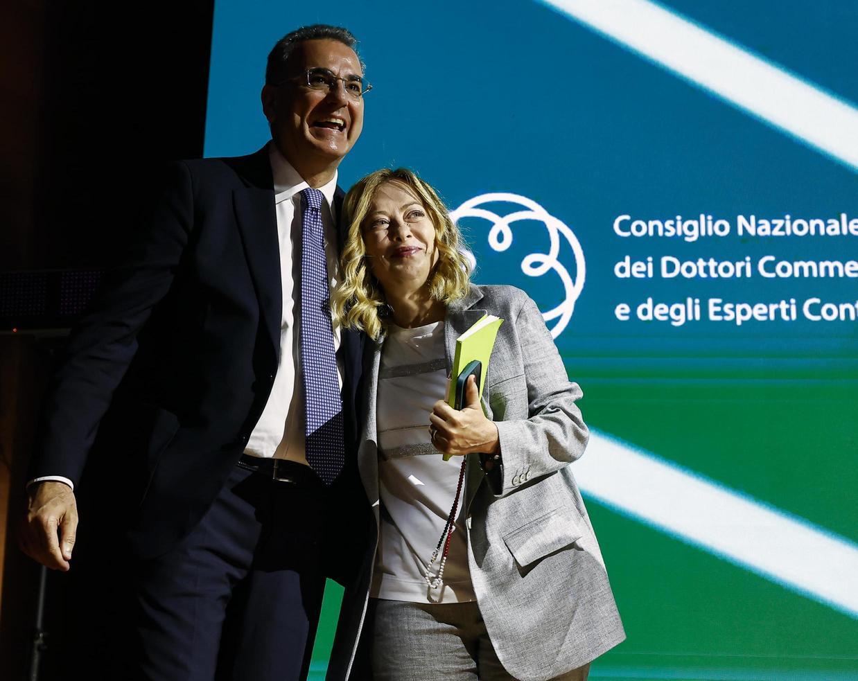 Meloni e il ceto medio: "Meno tasse è l’obiettivo". Giorgetti frena: c'è tempo. Il futuro (incerto) del campo largo. Sarà decisivo...