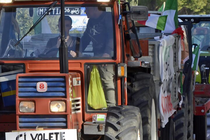 Nardella e l'agricoltura Ue: "Nessun taglio ai fondi o torneranno i trattori"