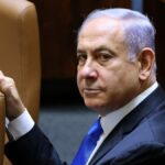 Netanyahu mira a rovesciare gli ayatollah e si rivolge direttamente agli iraniani: «I nemici non siete voi, ribellatevi al regime...»