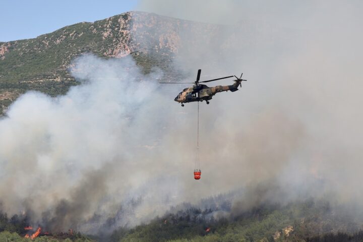Oltre 50.000 evacuati per gli incendi in Turchia