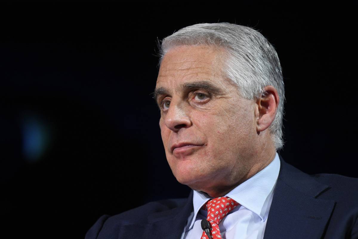 Orcel e Vincenzi ascoltati dalla Procura di Milano. I pm indagano sulla cessione delle quote Mps: "L'Europa deve rimanere un sistema aperto" Me...