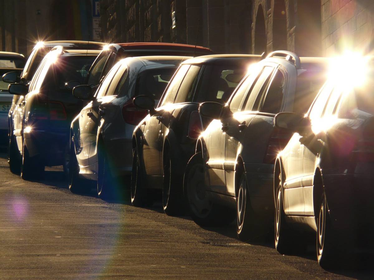 Parcheggi non in corrispondenza delle strisce: ecco le situazioni consentite secondo il Codice della Strada. Addio a Grande Stevens, fu al vertice di...