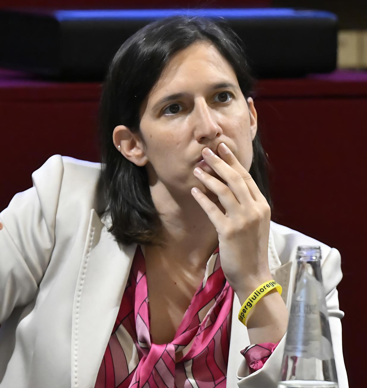 Pd in piazza contro il riarmo, malumore tra i riformisti. Assenza di Schlein.