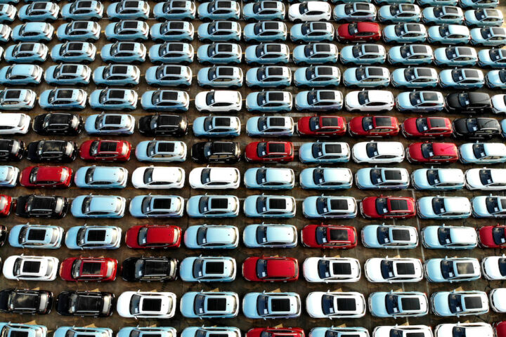 Perché in Cina si esportano auto nuove come usate