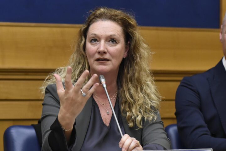 Prato, la sindaca sotto inchiesta: "Sostenne un imprenditore". Accusa di corruzione per i pm.