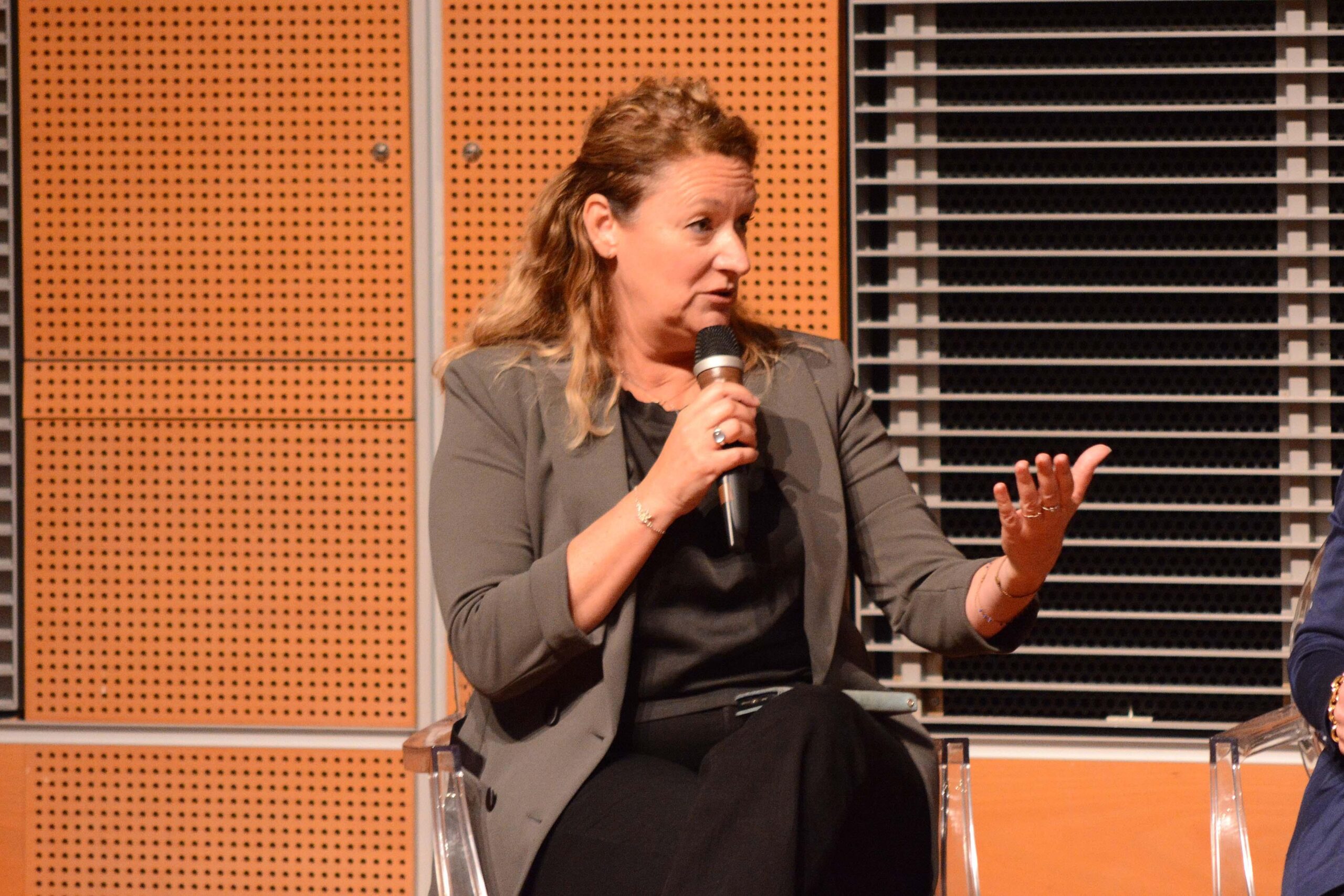 Prato, terremoto politico: la sindaca Bugetti indagata per corruzione con richiesta di arresti domiciliari